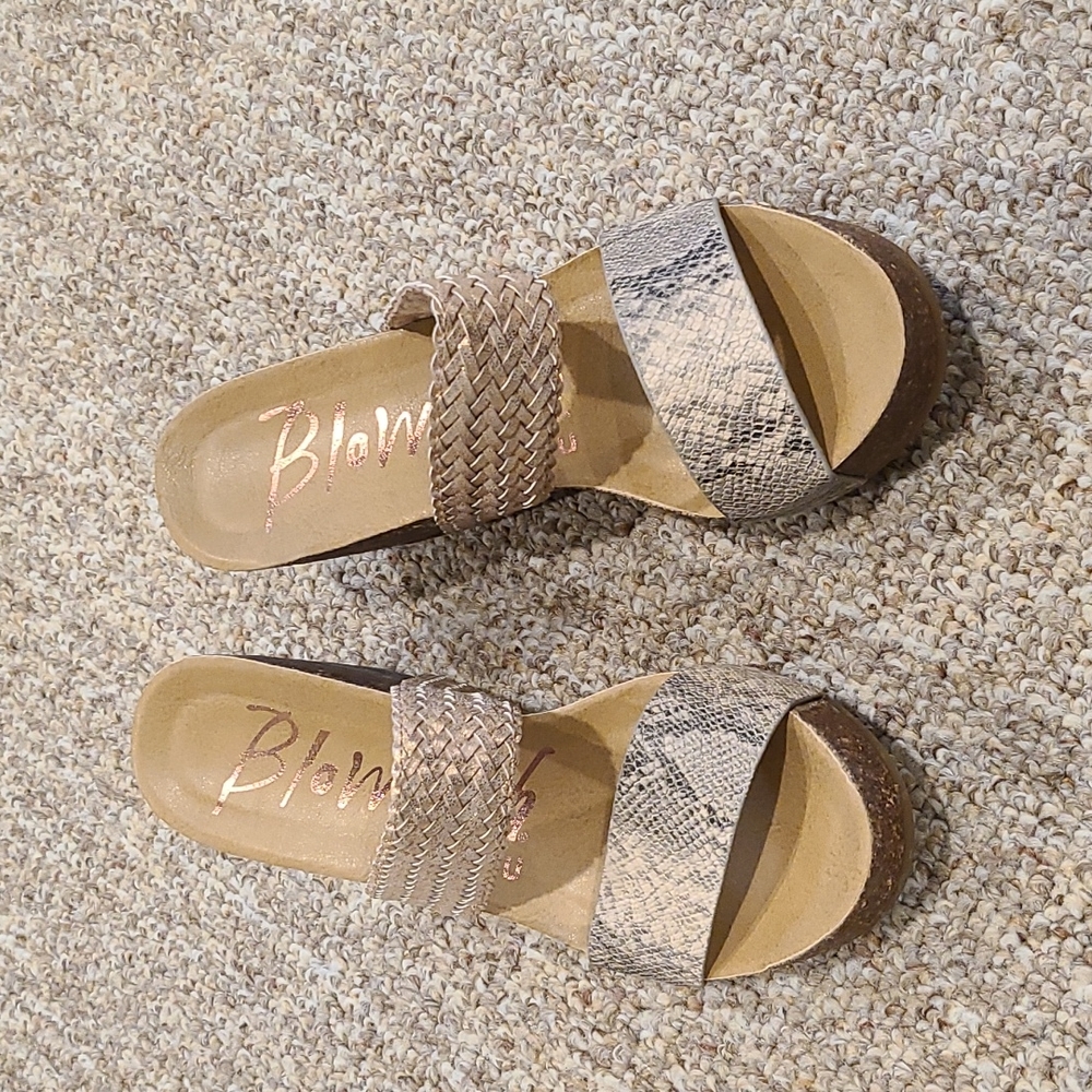 Wedge sandals
